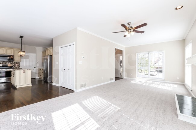 Photo - 797 Rockfount Way