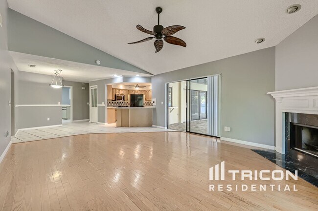 Photo - 3906 Broomsedge Ln