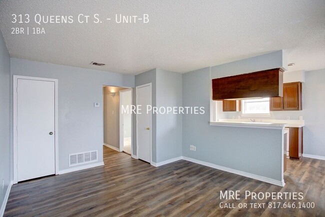Photo - 313 Queens Ct S Unit -B