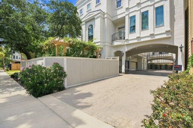 Photo - 1652 Norfolk St Unit B