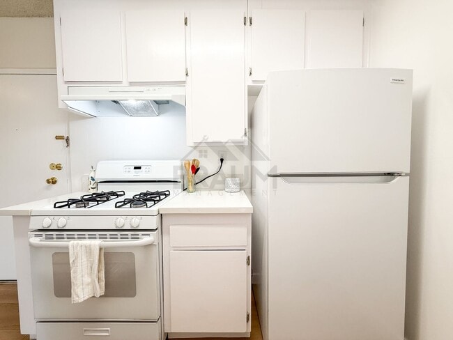Photo - 5461 Kester Ave Unit 212