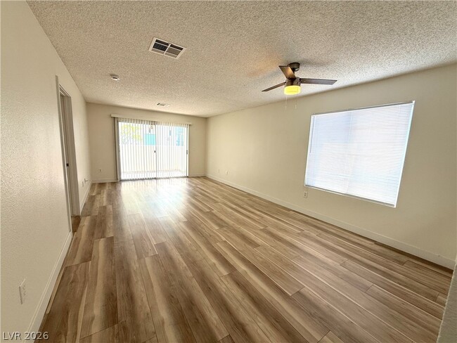 Building Photo - 7100 W Pirates Cove Rd Unit 1110