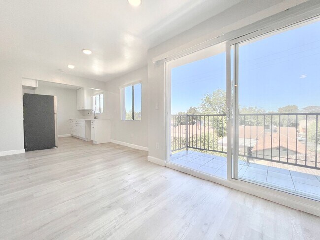 Photo - 7437 Haskell Avenue