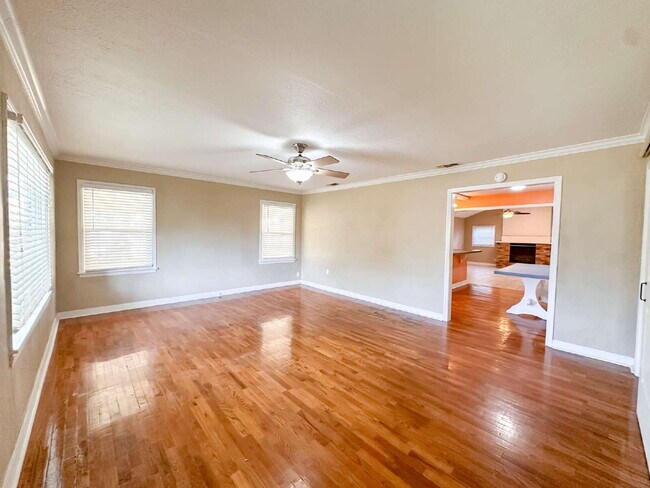 Photo - Large 3/2 in Tech Terrace