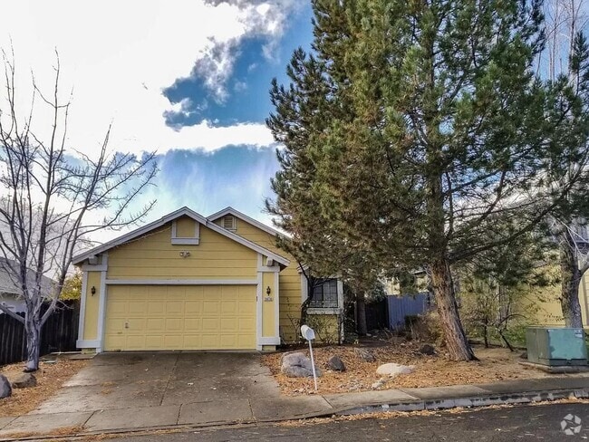 Building Photo - PERGOLA - COVERED PATIO - FENCED BACKYARD ... Rental