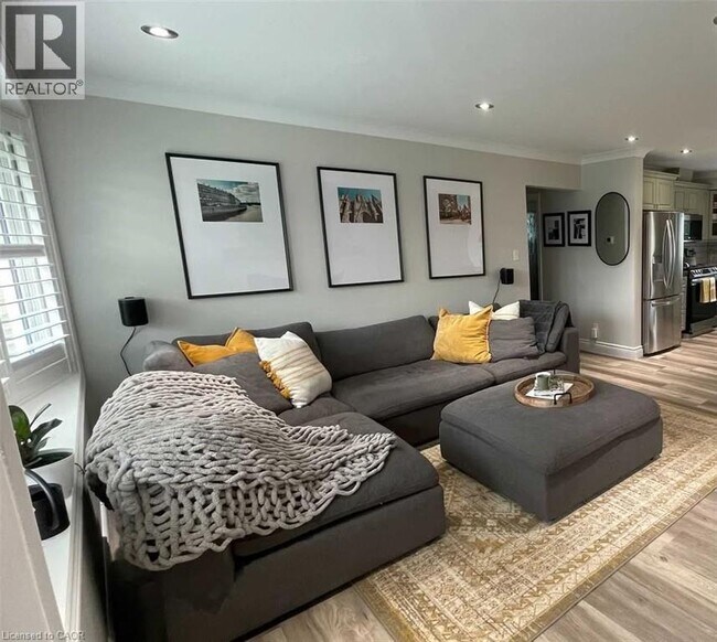 Photo - 39 Oakwood Ave