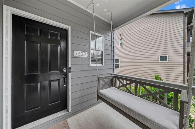 Photo - 5227 Whiteoak Ave