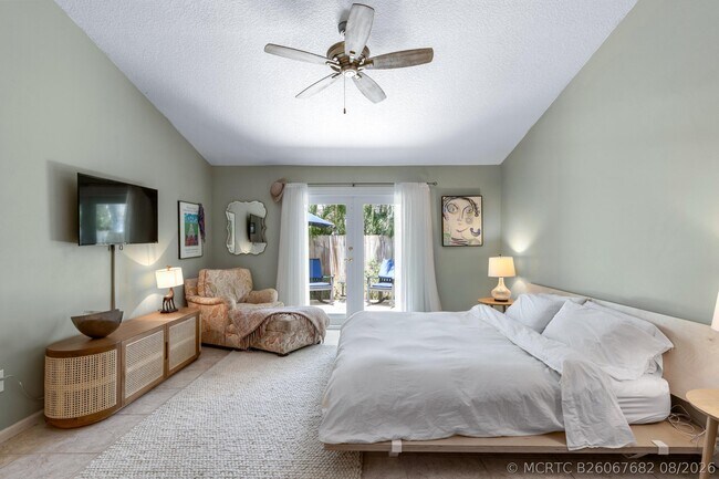 Photo - 433 Goldenwood Way