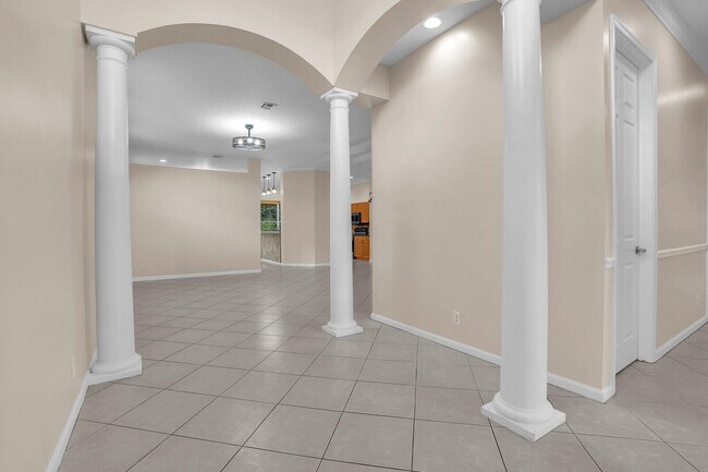 Photo - 1649 Ballantrae Blvd N