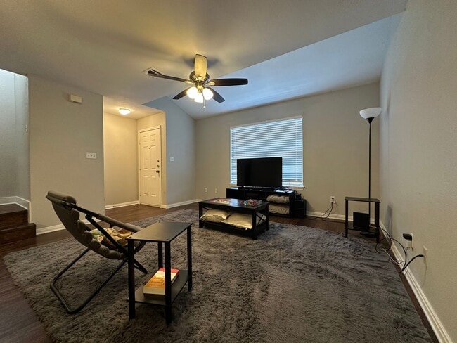 Photo - 4/4 Townhome in the Inner Baylor Bubble - Walk to Campus!