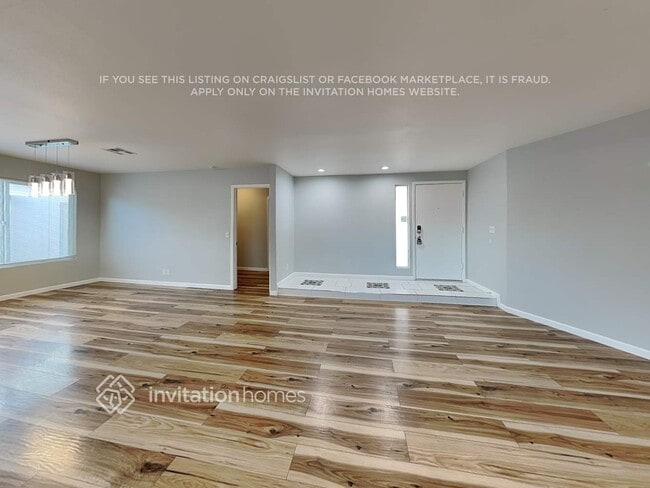 Photo - 304 W Alamo Dr