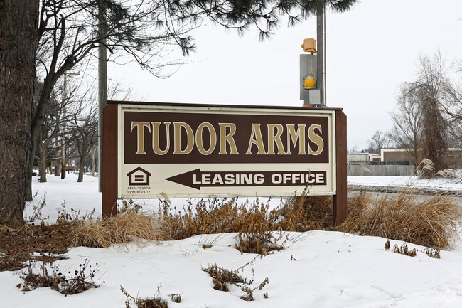 Photo - Tudor Arms