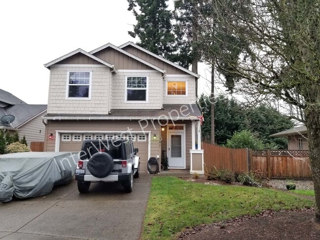 Building Photo - Large 3 Bed 2.5Ba Vancouver Beauty W/ Gas Fireplace, Dog Run, Fenced Yard & So Much More!