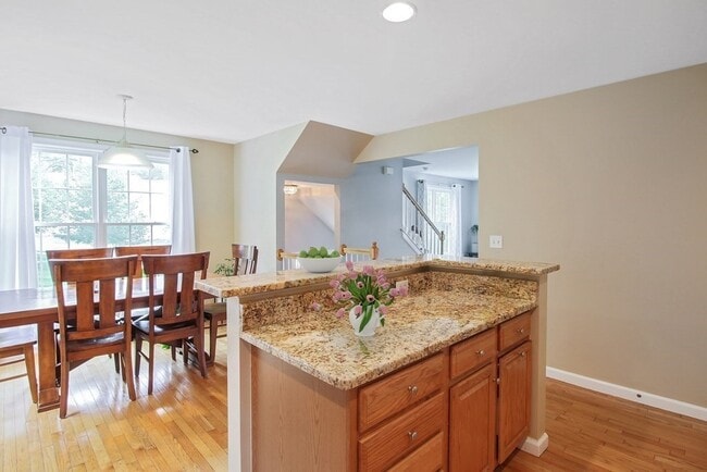Photo - 77 Buttercup Ln