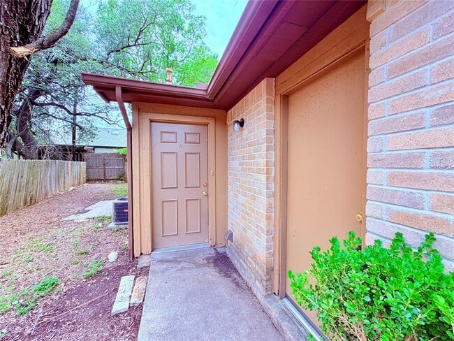 Photo - 6503 Columbia Oaks Ct