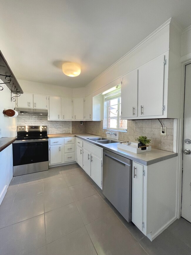 Building Photo - 2334 N Richey Blvd Unit B Rental
