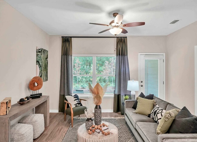 Sala de estar - Covey Homes Tallahassee