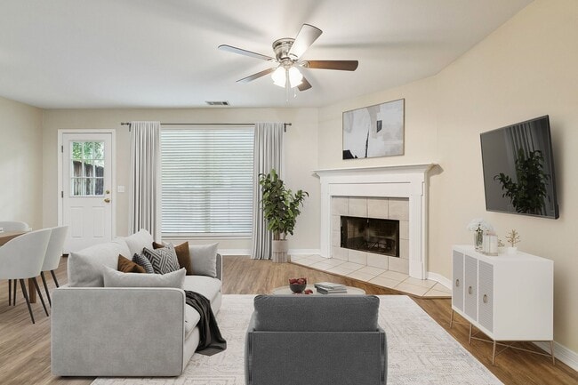 Photo - 102 Covington Meadow Cir