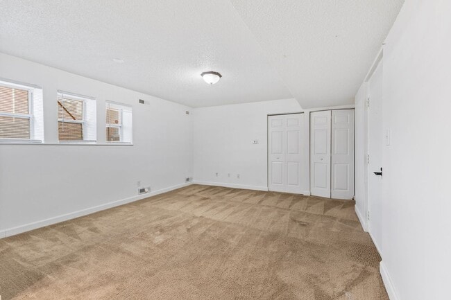 Building Photo - 3609 Balsam Ave Unit 3609-B3