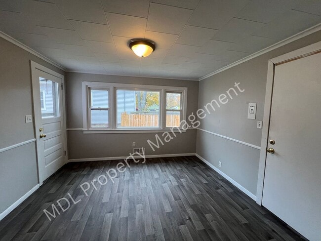 Photo - Spacious 5-Bedroom Home- This won't last long- Call NOW 989-895-1590