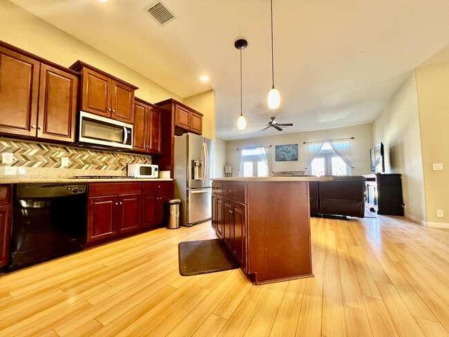 Photo - AVAILABLE NOW! GORGEOUS 4 Bedroom 2 Bathroom Home in Palm Desert!