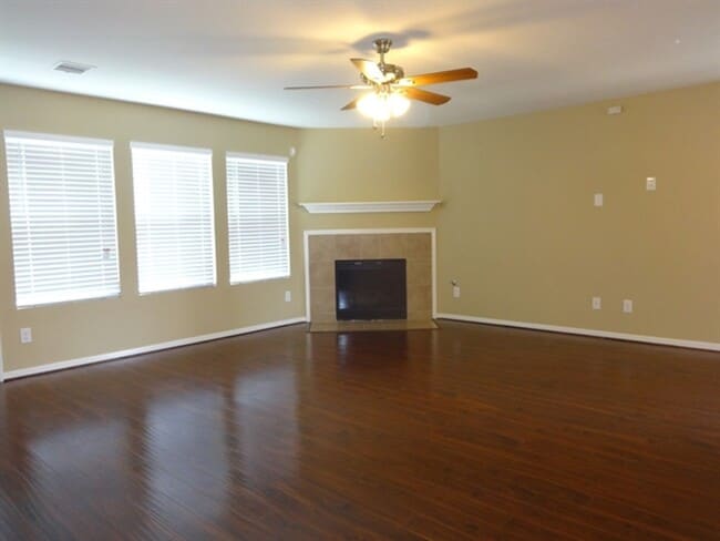 Photo - 16727 Foursquare Dr