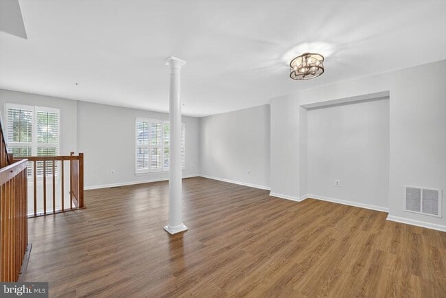 Building Photo - 107 Quiet Waters Pl Rental