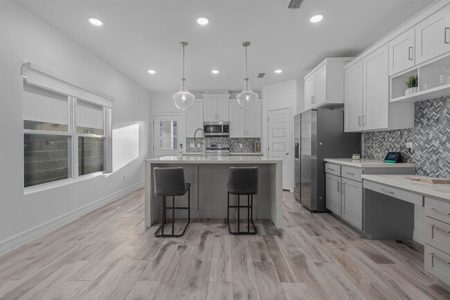 Photo - 1416 Eagles Ln