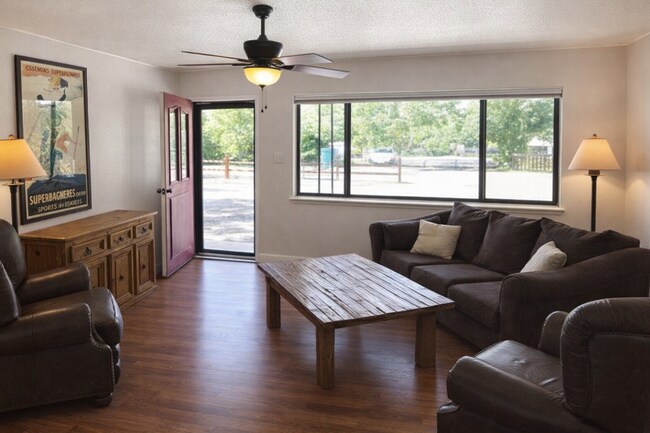 Photo - 1007 Cll De Oro