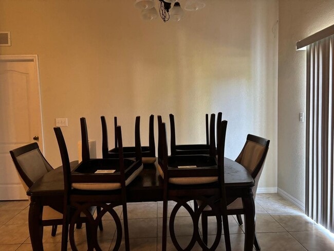 Photo - 616 Valencia Ct