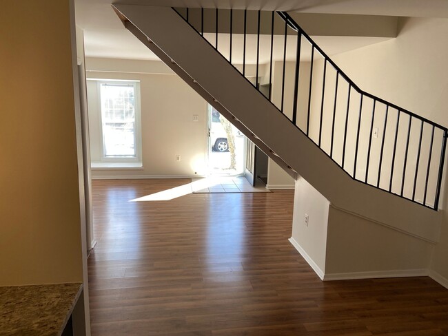 Photo - 327 Roanoke Dr SE