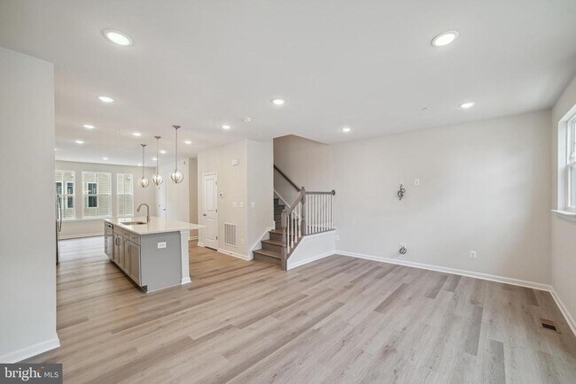 Photo - 2513 Gatwick Ln