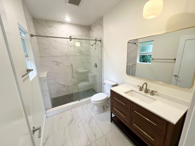 Photo - 669 Townsite Dr