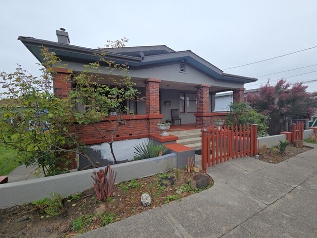 Building Photo - 2314 Union St Unit 2316 Union St. [PRM: Andrew]