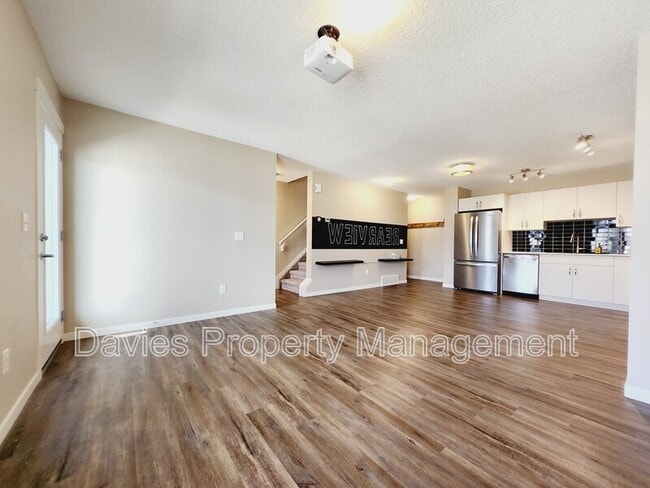 Photo - 17215-17219 9 Avenue Southwest