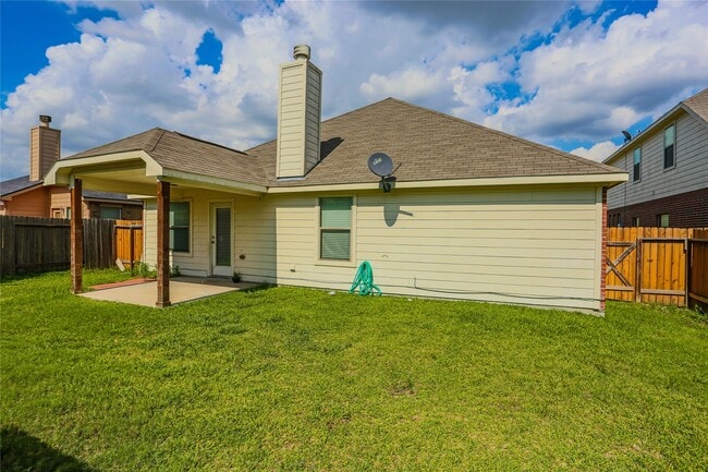 Building Photo - 1327 Maple Ace Dr