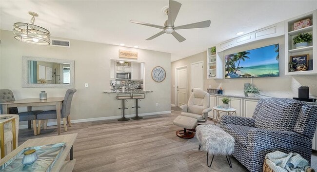 712 White Pine Tree Rd Unit 77