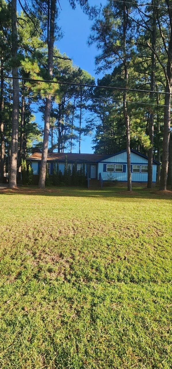 237 Forest Ln