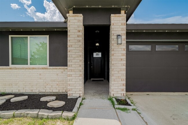 Photo - 14519 Sweetwater Dr