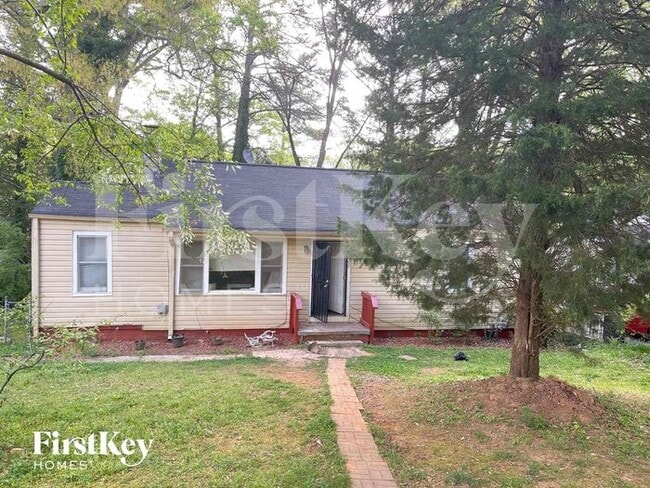 Building Photo - 1100 Edgefield Dr SW