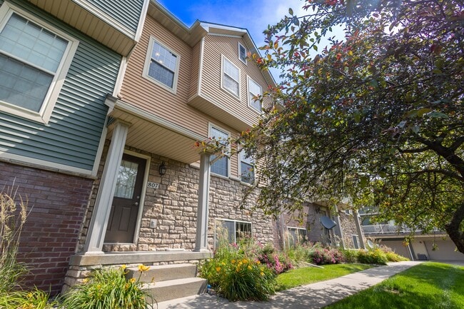 Photo - 3600 SE Glenstone Dr