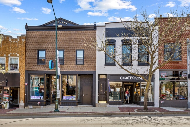 Building Photo - 219 W Main St Rental