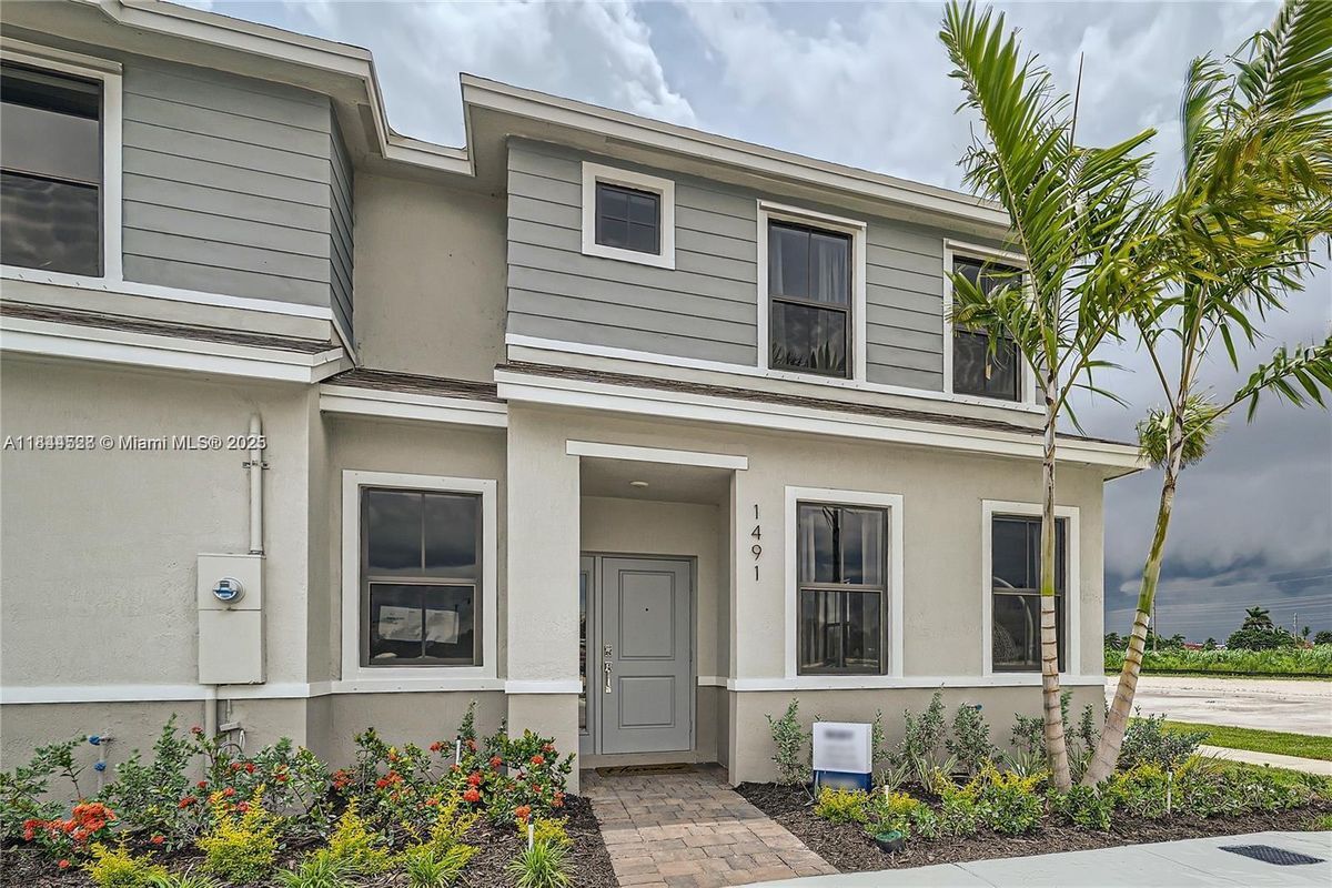 Photo - 409 NW 12th Ave Townhome