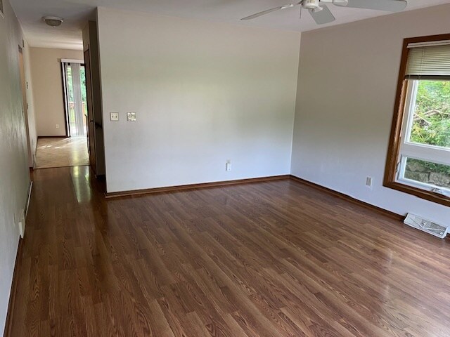 Photo - 211 Brookwood Dr