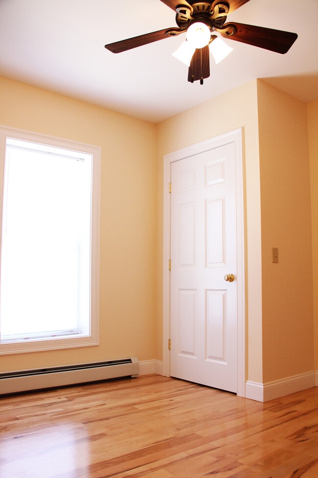 Photo - 51 N Champlain St Unit APT 2