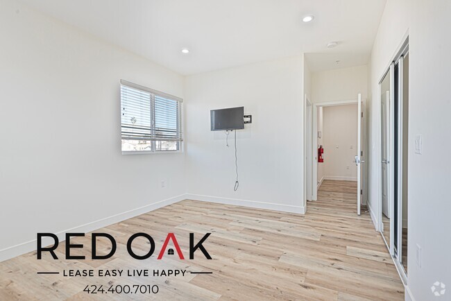 Building Photo - Spacious Four Bedroom with Loads of Natura... Unit 2114 Rental