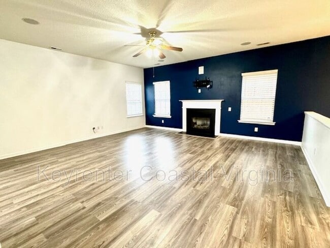 Photo - 914 Sparrow Ct