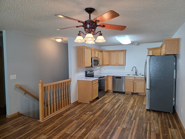 Kitchen/dining - 804 Ivy Ridge Ln