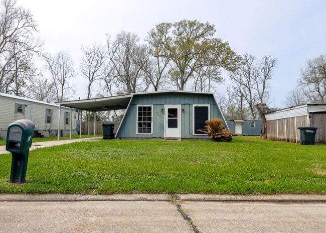 2 Bed/1 Bath House - 2 Bed/1 Bath House