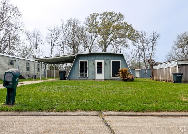 Building Photo - 2 Bed/1 Bath House